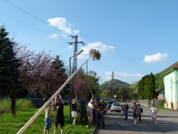 Stavanie mája 2012